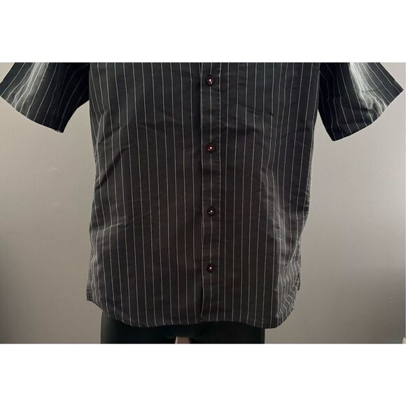 Skull Boards Button-Up Shirt, Boys size L - Picture 3 of 10